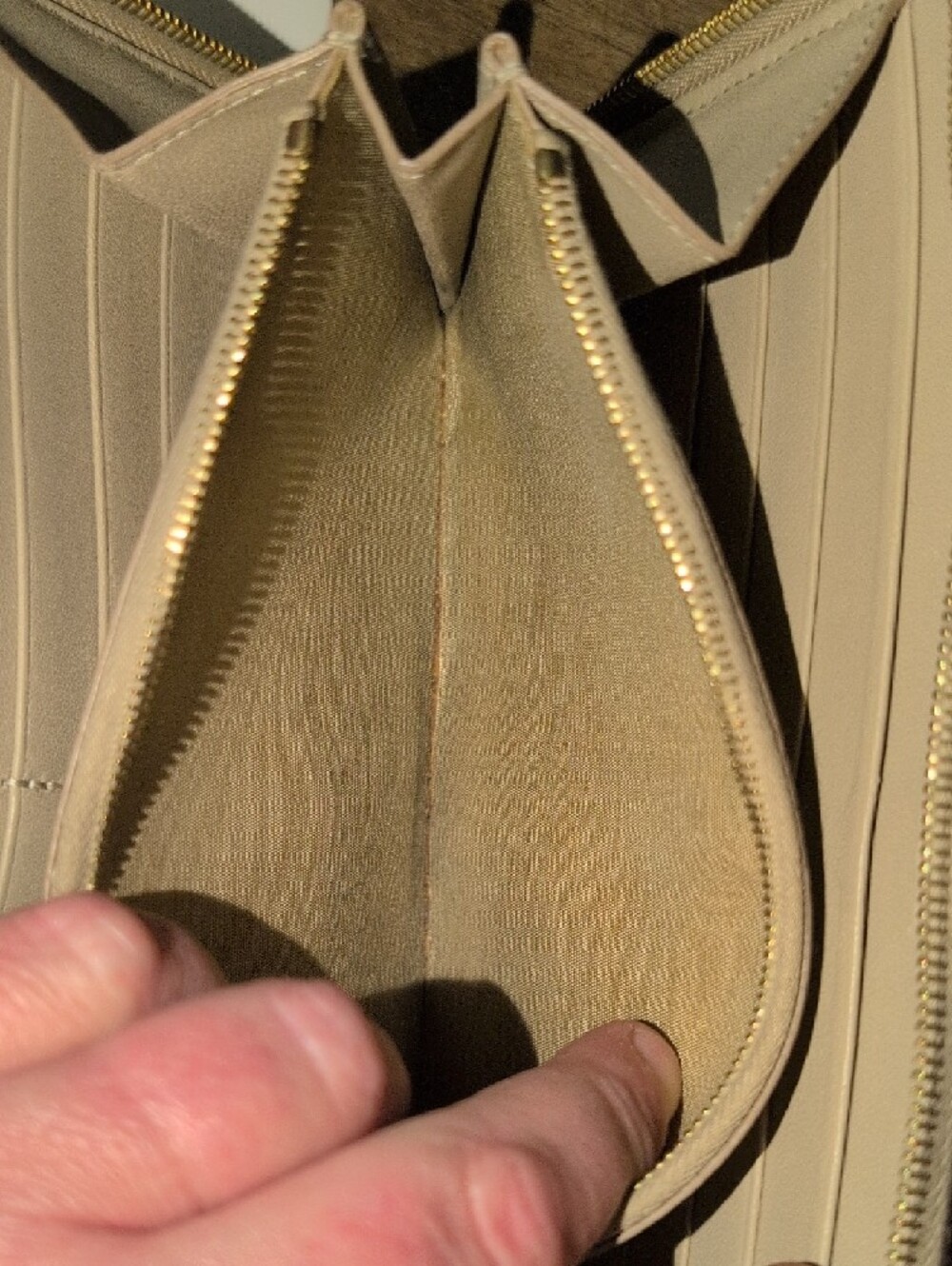 EUC Celine Wallet Full Inclusion - Picture 8 of 16
